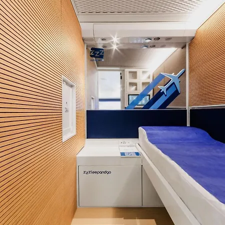 Capsule hotel Resting Pods - Zzzleepandgo Modlin Airport Wmi Nowy Dwor Mazowiecki